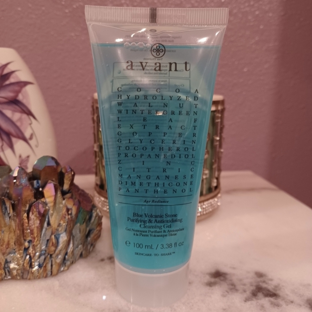 Avant - Blue Volcanic Stone Purifying & Antioxidising Clensing Gel